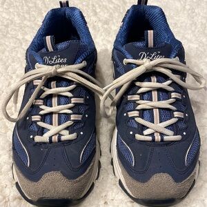 Womens Skechers D’Lites size 10.